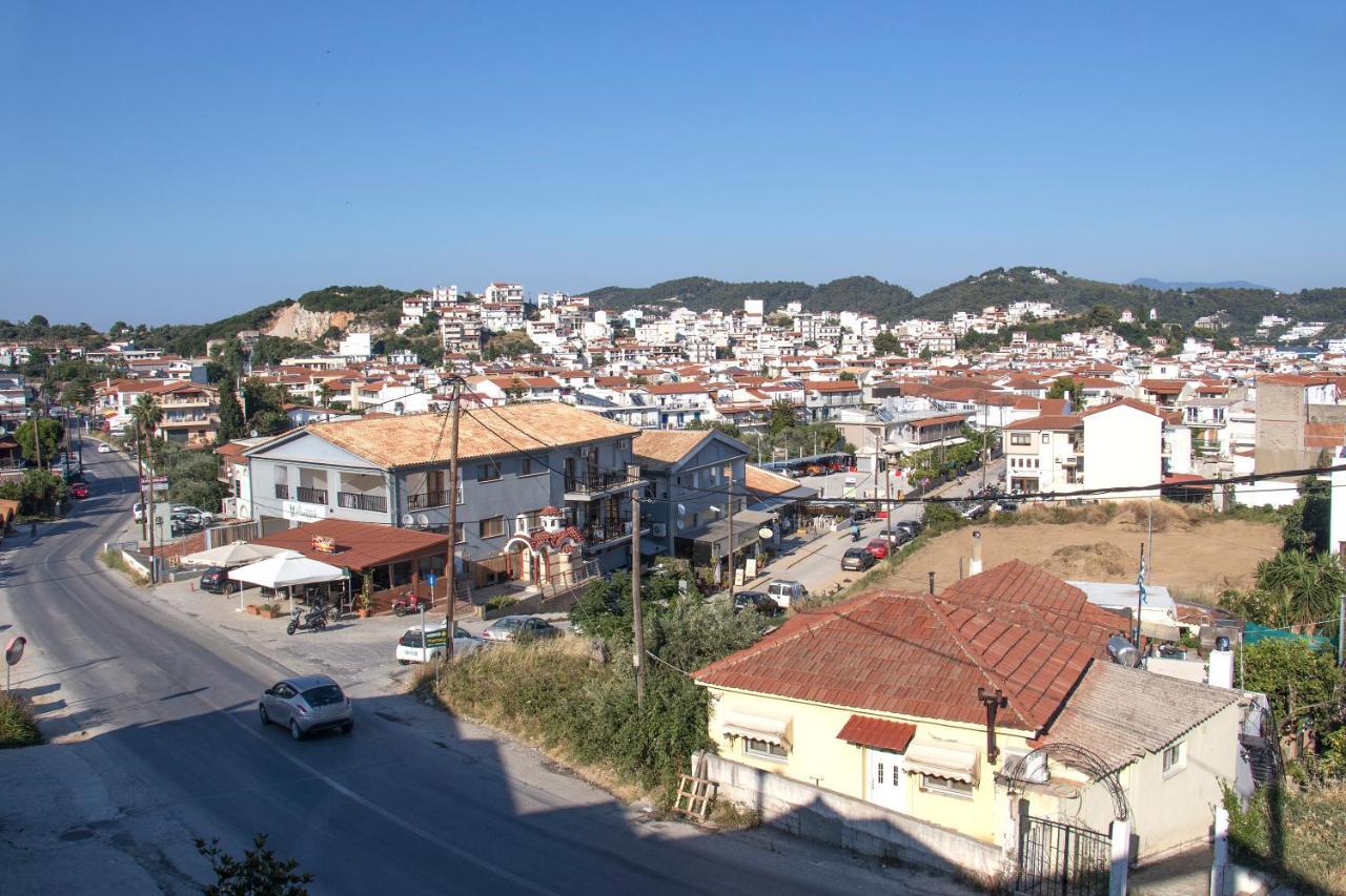 D & E Apartments Skiathos Town Exterior photo